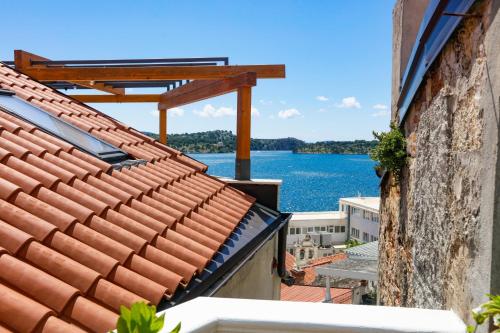 Apartments with WiFi Sibenik - 24358