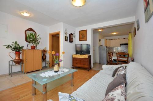 Apartments by the sea Stobrec, Split - 24508