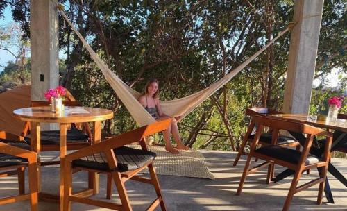 Κήπος έξω από το Hostal-Camping Bajo Las Estrellas