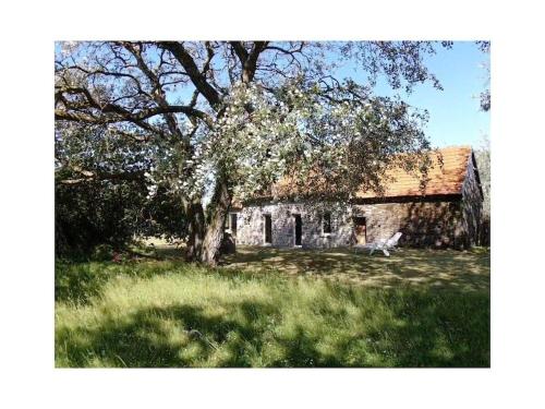 Photo de la galerie de l'établissement Holiday cottage with 2 bedrooms, à Bretteville-sur-Ay