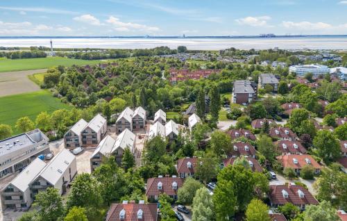 eine Luftansicht einer Stadt mit Häusern in der Unterkunft 1 Bedroom Cozy Apartment In Tossens in Stick