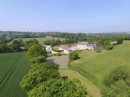 Photo de la galerie de l'établissement Holiday cottage with 4 bedrooms, à La Haye-du-Puits