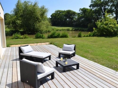 Photo de la galerie de l'établissement Holiday cottage with 4 bedrooms, à La Haye-du-Puits