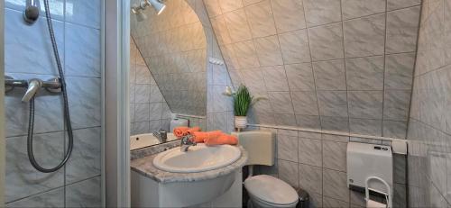 Ванная комната в Finnenhütte "MH77"