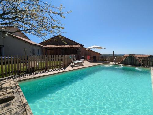 Gîte pour 11 pers. avec piscine, jardin clos et animaux admis - FR-1-653-277