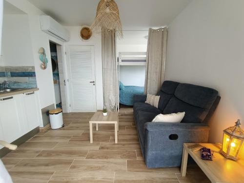 Photo de la galerie de l'établissement Nouveau Studio 4 pers rénové près de la plage - FR-1-799-57, au Barcarès