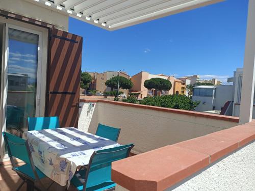 Photo de la galerie de l'établissement Nouveau Studio 4 pers rénové près de la plage - FR-1-799-57, au Barcarès