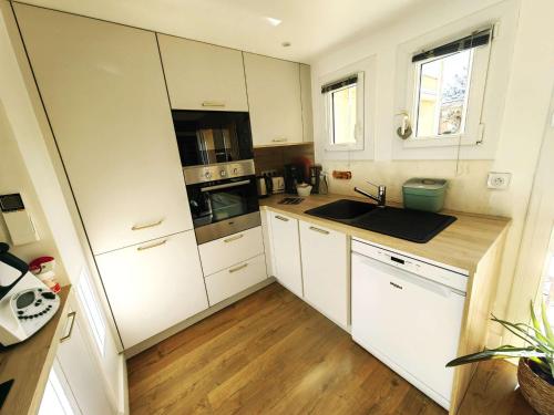 Photo de la galerie de l'établissement Spacieuse villa climatisée T3, 6pers, proche plage - FR-1-607-222, au Cap d'Agde