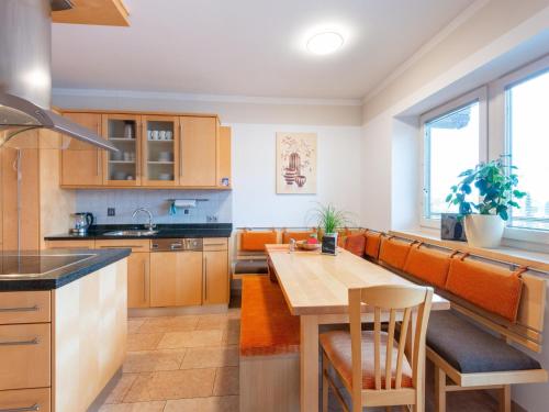 Gambar di galeri bagi Apartment in Niedernsill near Ski Slopes, cleaning included di Niedernsill