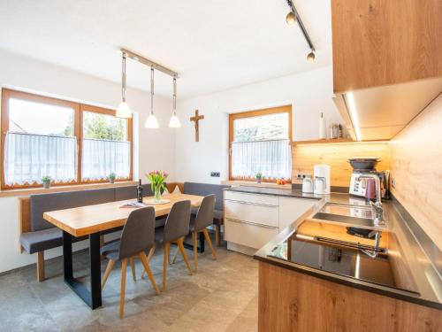 Gallery image of Chalet in Zillertal near Ski Bus Stop, cleaning included in Hainzenberg