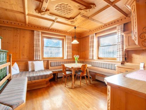 Gallery image of Chalet in Zillertal near Ski Bus Stop, cleaning included in Hainzenberg