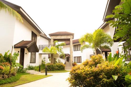 a view of the exterior of a building at Ciriaco Hotel in Calbayog City