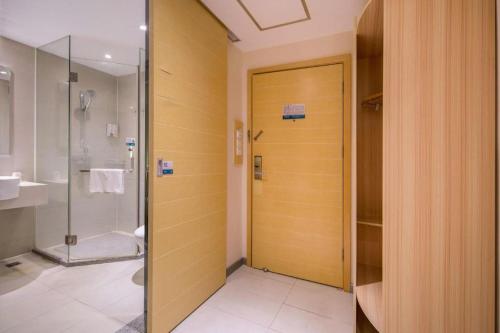 Koupelna v ubytování City Comfort Inn Nanning Railway East Station Langdong Bus Station