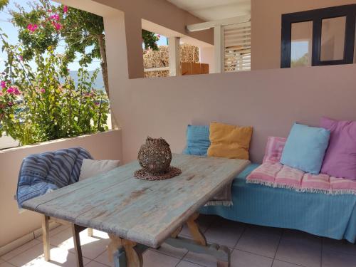 Χώρος καθιστικού στο Votsalon Beach House