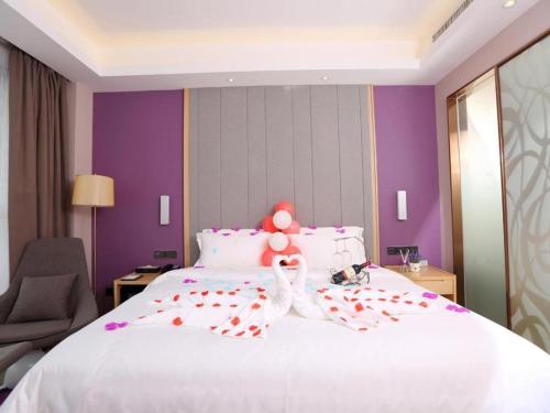 Postel nebo postele na pokoji v ubytování Lavande Hotel·Sihui Dawang