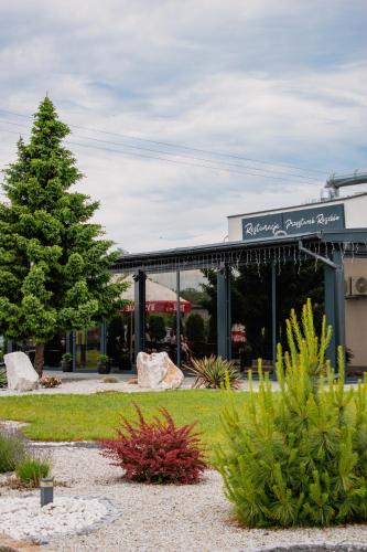 Jardín al aire libre en PRZYSTANEK ROSZKÓW -NOCLEGI i RESTAURACJA