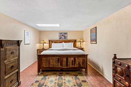 Katil atau katil-katil dalam bilik di Casas de Suenos Old Town Historic Inn, an Ascend Collection Hotel