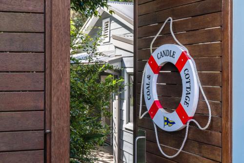 Fotografie z fotogalerie ubytování Coal and Candle Cottage v destinaci Berowra