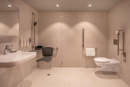 Koupelna v ubytování Vienna Marriott Hotel