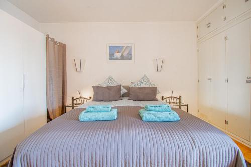 6 Centeanes - Clifftop apartment, sea views and st photo 2