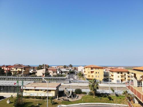a view of a city with buildings and a street at Casa Savana in Cipollina