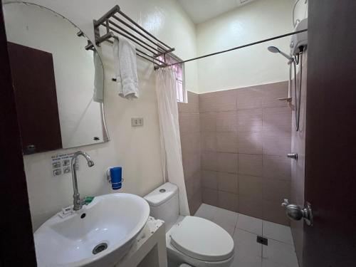 Ένα μπάνιο στο Blue Lagoon Inn & Suites