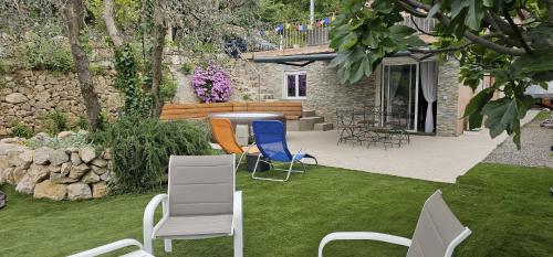 Appartement 4 personnes avec jacuzzi au calme