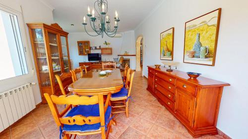 Villa Cuatro Soles en Denia, con piscina privada, jardín y terraza con barbacoa by Family Homes rentals
