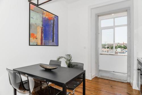Downtown Castle and River View Apartment