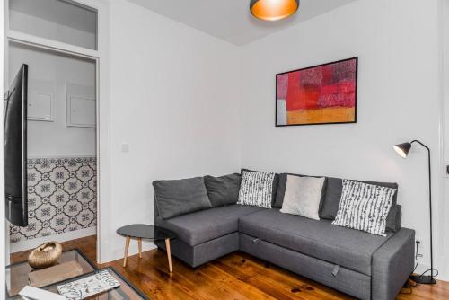 Downtown Castle and River View Apartment