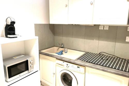 Photo de la galerie de l'établissement Apartment with terrace in the city center, à Aix-en-Provence