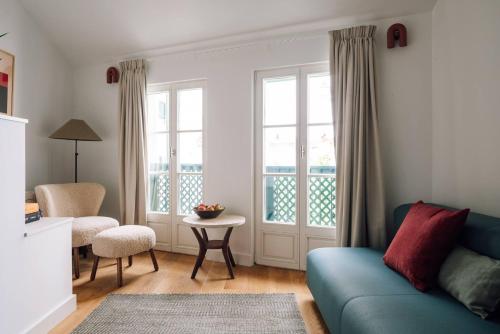 Alfama Regal Suites