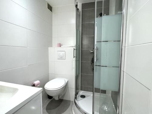 ApartHotel Riviera - MALONAT 3 - Grand Studio très calme -Old Town Promenade des Anglais