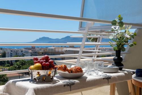 2-Br Apartment with Sea View Terrace Cannes