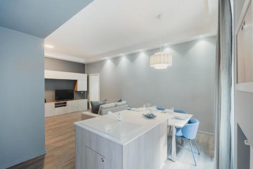 GoHost - Cozy and Spacious Flat in City Life