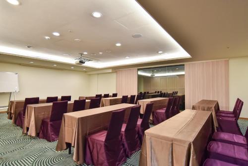 Holiday Inn Express Taipei Train Station by IHGにあるビジネスエリアまたは会議室