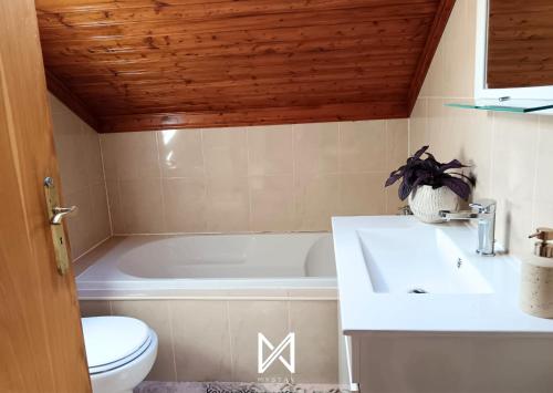 Ένα μπάνιο στο MyStay - Casa Sete Lano