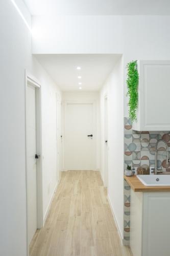 RainbHome Colourful Roman Suites photo 21