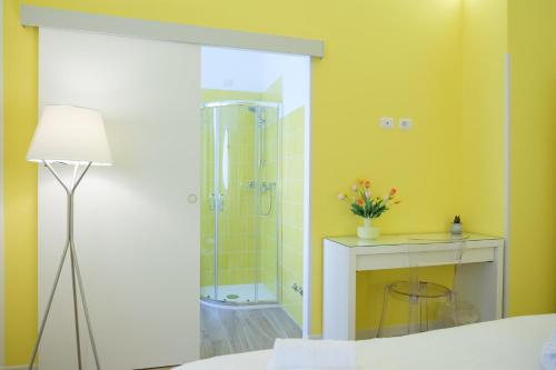 RainbHome Colourful Roman Suites photo 27