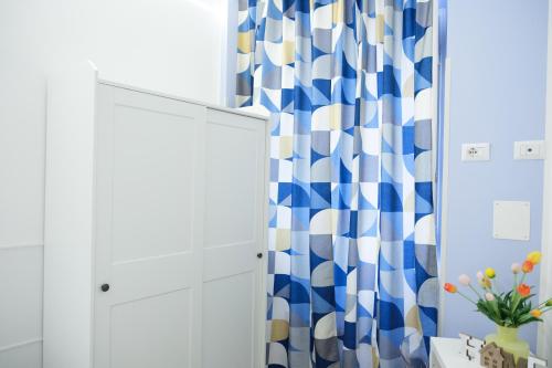 RainbHome Colourful Roman Suites photo 68