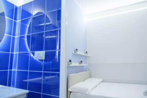 RainbHome Colourful Roman Suites photo 53