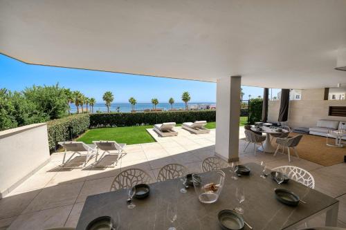 3001 Velaya Beachfront Luxury Apartment