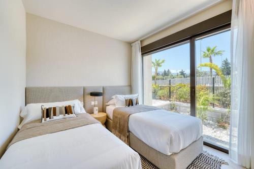 3001 Velaya Beachfront Luxury Apartment