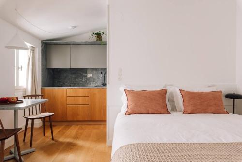 Alfama Regal Suites