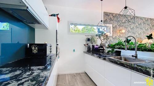 Photo de la galerie de l'établissement Gite- Les Moineaux de Monneaux, à Chambon-sur-Lac