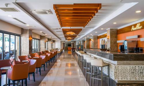 Χώρος καθιστικού στο Side Aluna Hotel