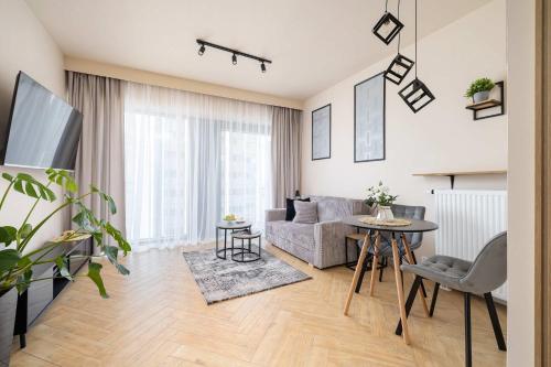 Bright Studio in Katowice with Air Conditioning & Parking by Noclegi Renters