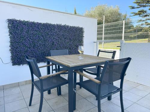 Luz de Conil is a modern villa next to Playa Fontanilla