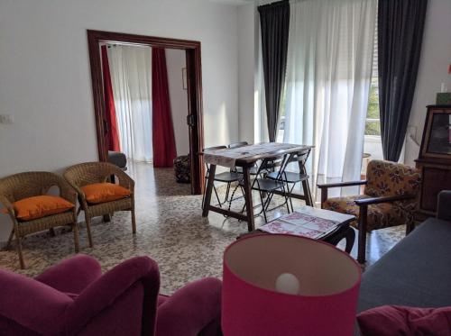 Posedenie v ubytovaní Allo Apartments Plaza Arenal Centro 2 Habitaciones