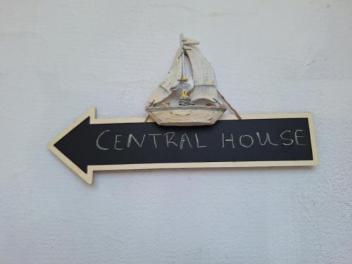 Gallery image of Central House - Perea in Perea